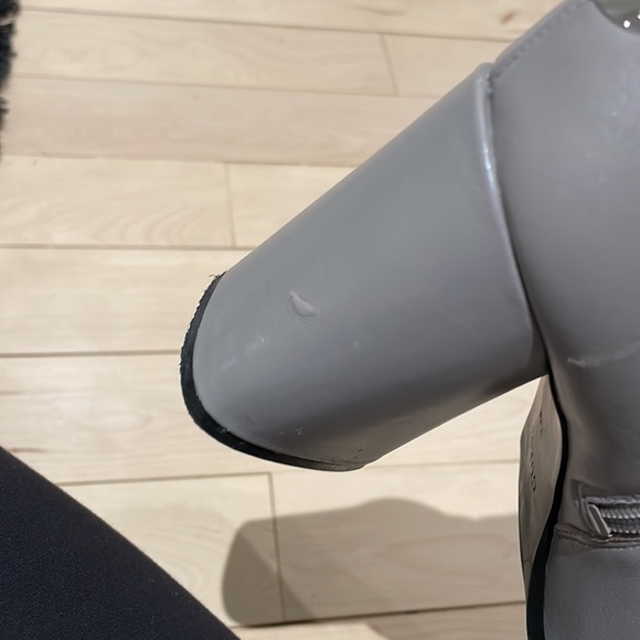 Guess Chatty Leather Booties size 10 - Picture 6 of 7